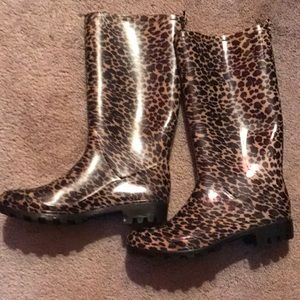 Cooelli leopard rain boots! Good condition size 7